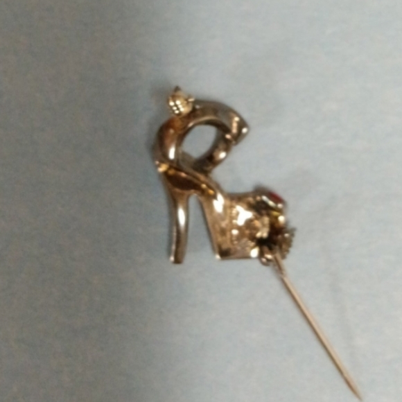 Red Stiletto Pin - Picture 3 of 4
